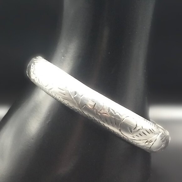 925 Sterling Silver Vintage Intricately Etched Hinged Bangle Bracelet - Picture 11 of 15